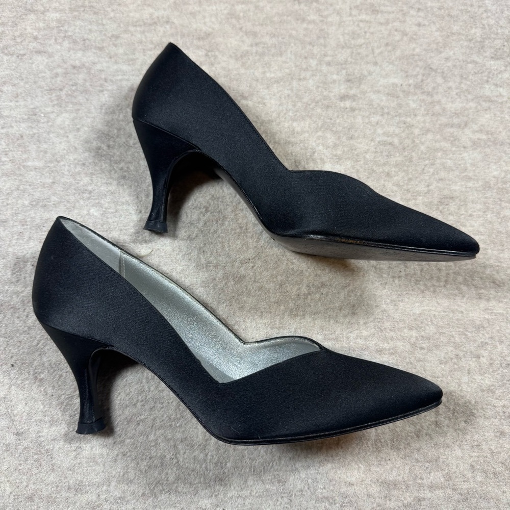 Elegant Black Women's Heels - Picture 3 of 7